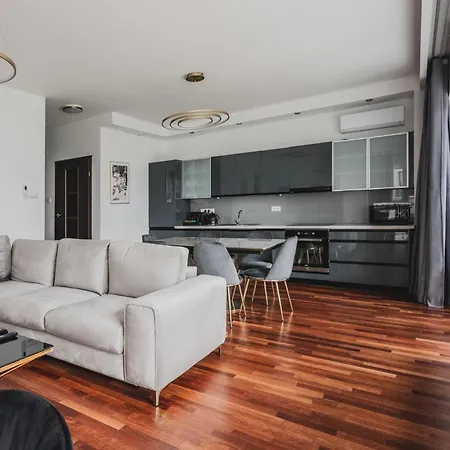 Apartment Platinum Towers J&k