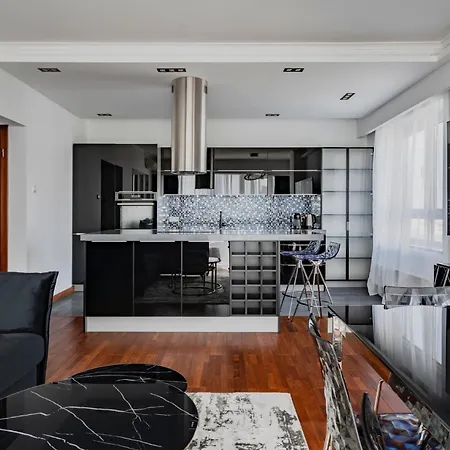 Platinum Towers J&k Apartment
