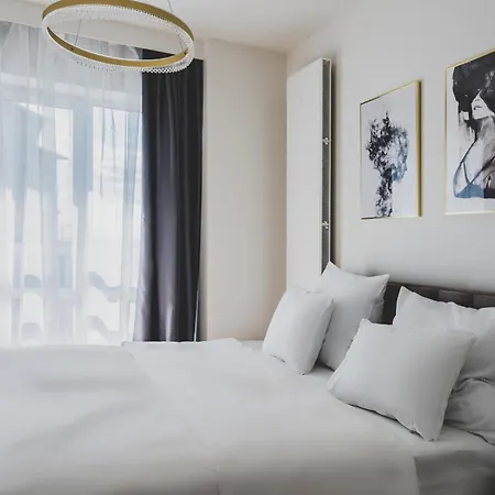 Platinum Towers J&k Apartment