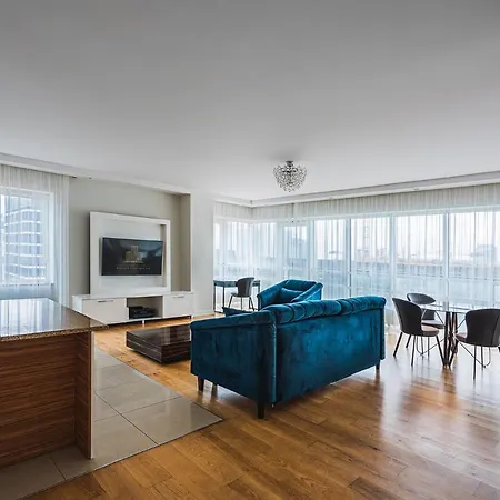 J&k Platinum Towers * Warsaw