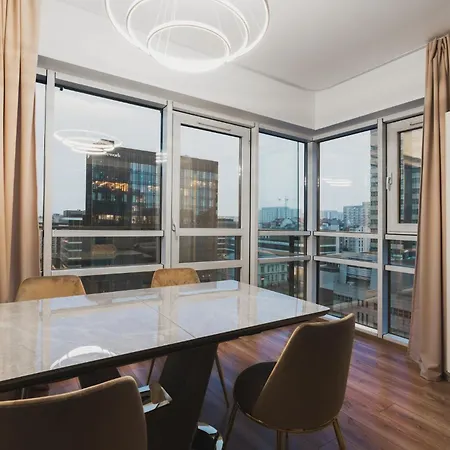 J&k Platinum Towers * Warsaw