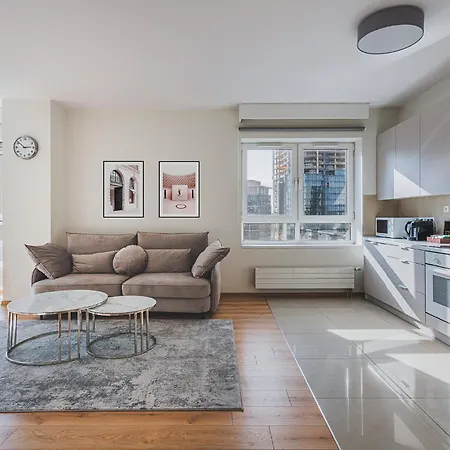 J&k Platinum Towers Apartment Warsaw